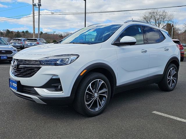 Used 2022 Buick Encore GX Essence w/ Advanced Technology Package image 3