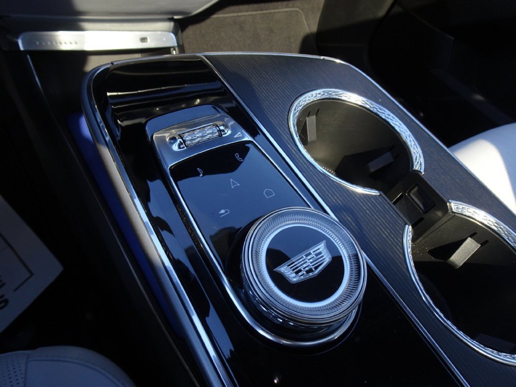 Used 2024 Cadillac Lyriq Sport RWD image 16