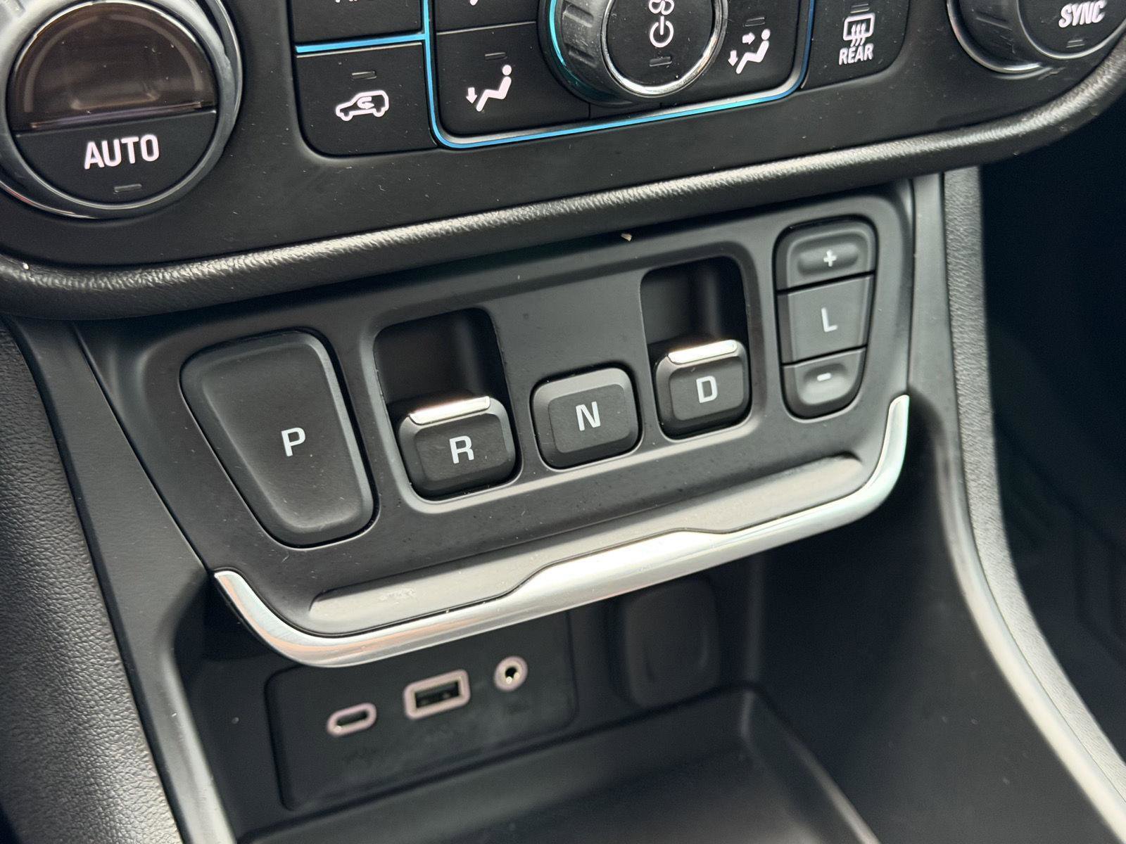 Used 2020 GMC Terrain SLE w/ Driver Convenience Package AWD/4WD image 18