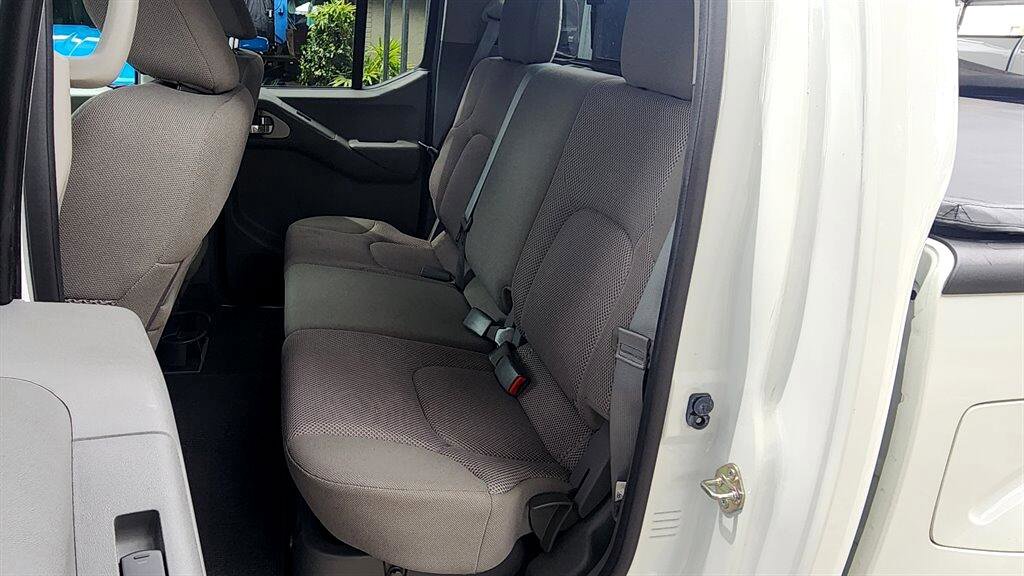 Used 2019 Nissan Frontier SV image 10