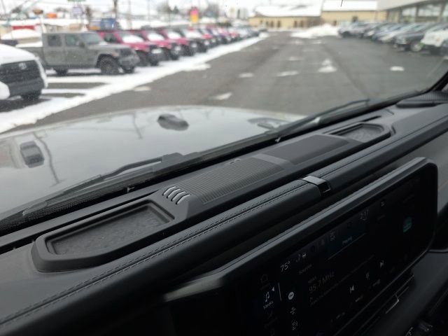 Used 2025 Jeep Wrangler Unlimited Sahara w/ Safety Group image 21