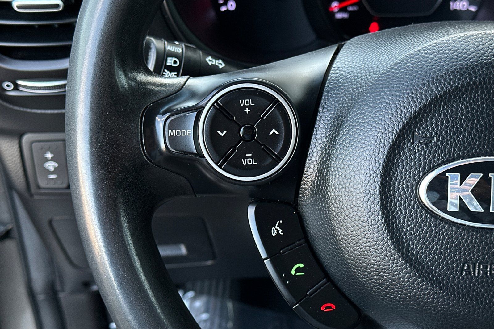 Used 2019 Kia Soul FWD image 29