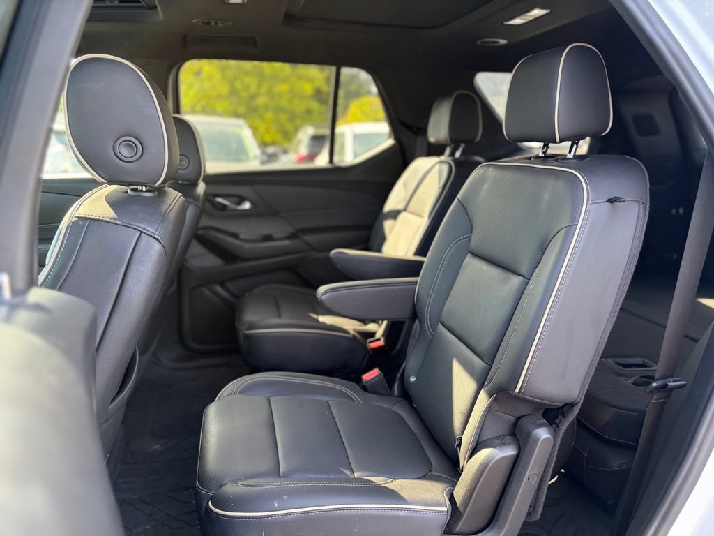 Used 2023 Chevrolet Traverse Premier w/ Redline Edition AWD/4WD image 15