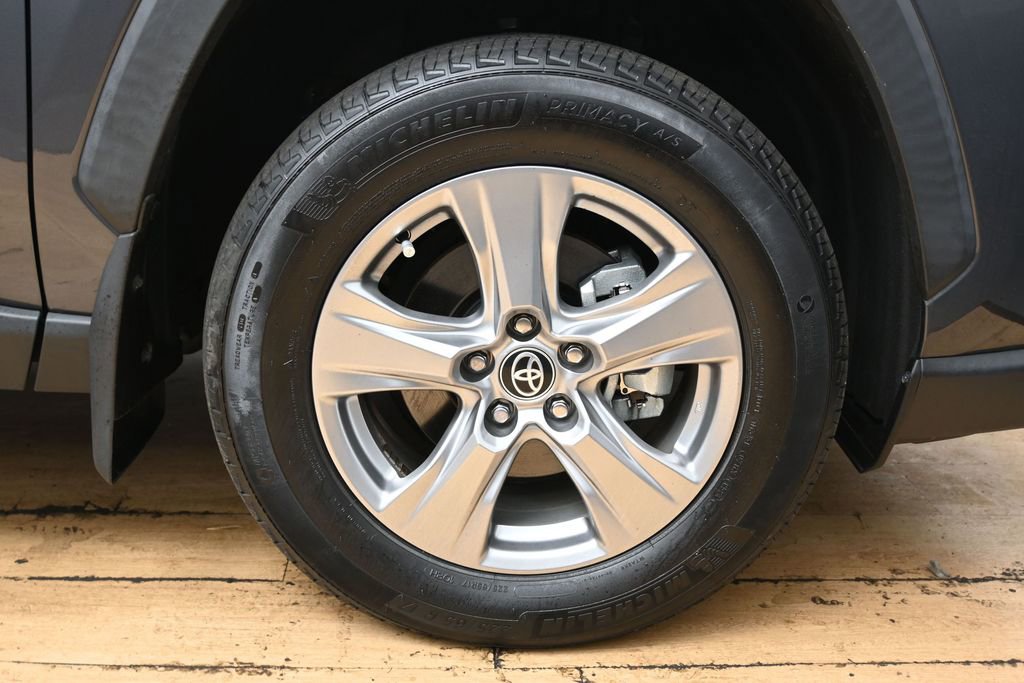 Used 2024 Toyota RAV4 XLE w/ Convenience Package FWD image 15