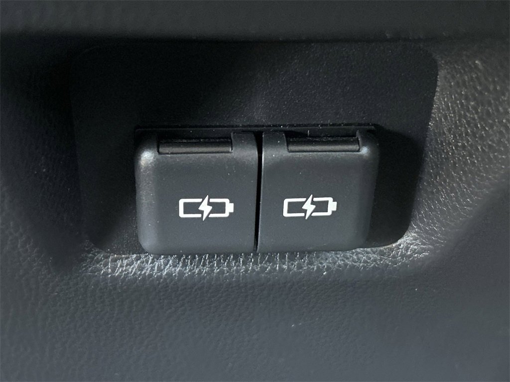 Used 2022 Toyota RAV4 XLE image 18