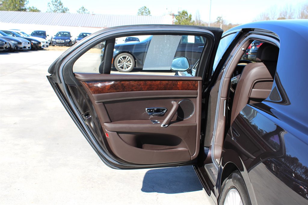 Used 2015 Bentley Flying Spur W12 image 39