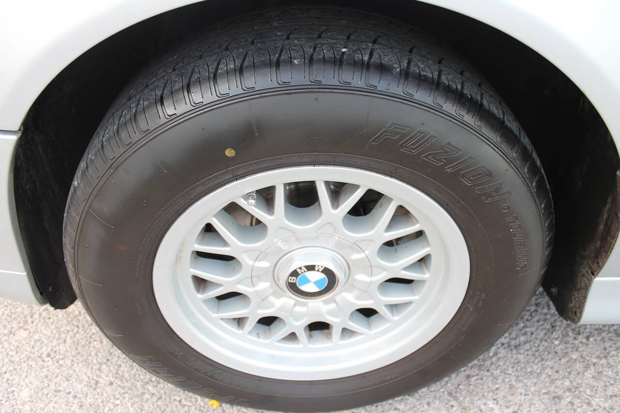 Used 1997 BMW 528i Sedan RWD image 12