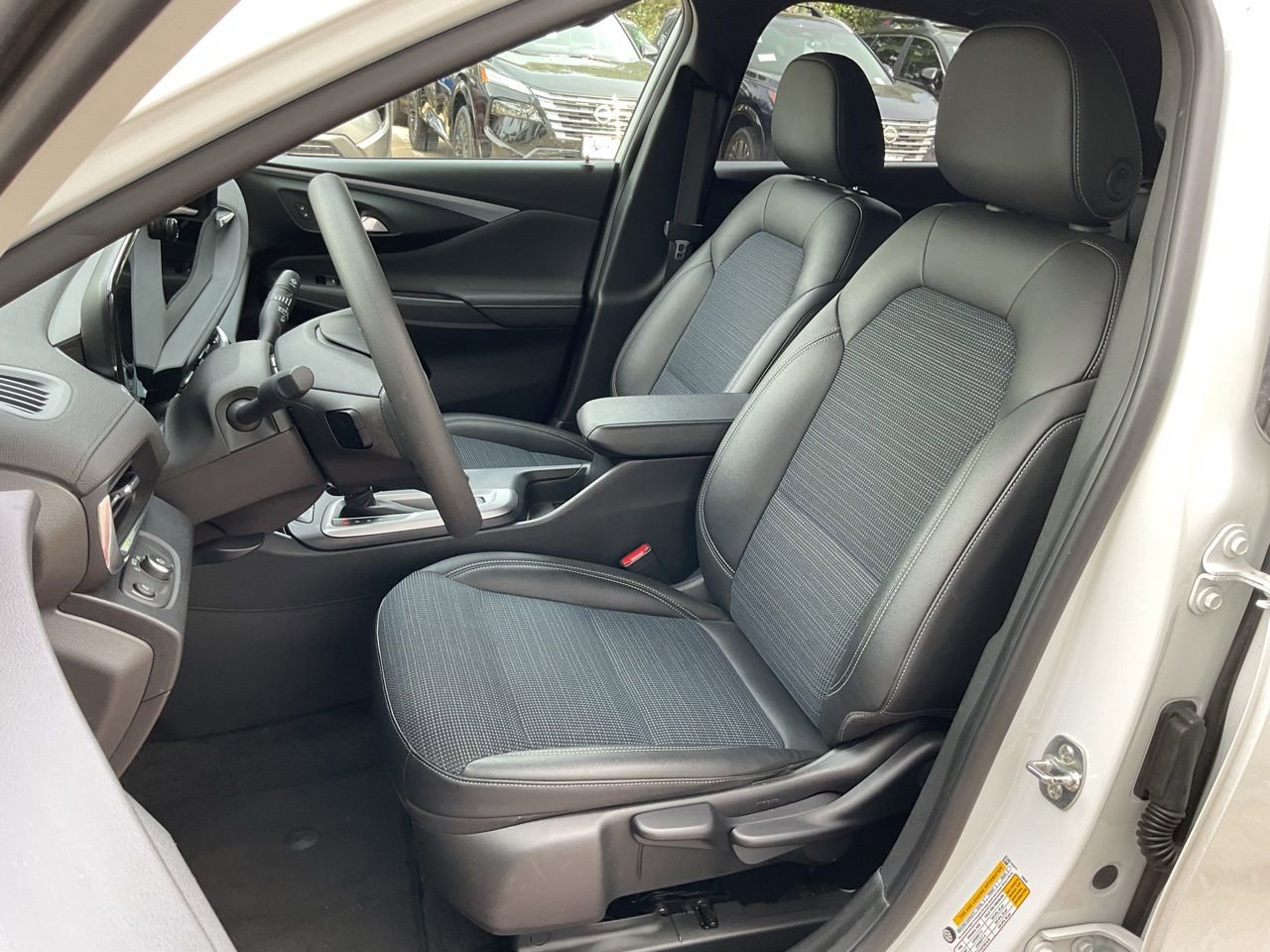 Used 2025 Buick Envista Preferred FWD image 14