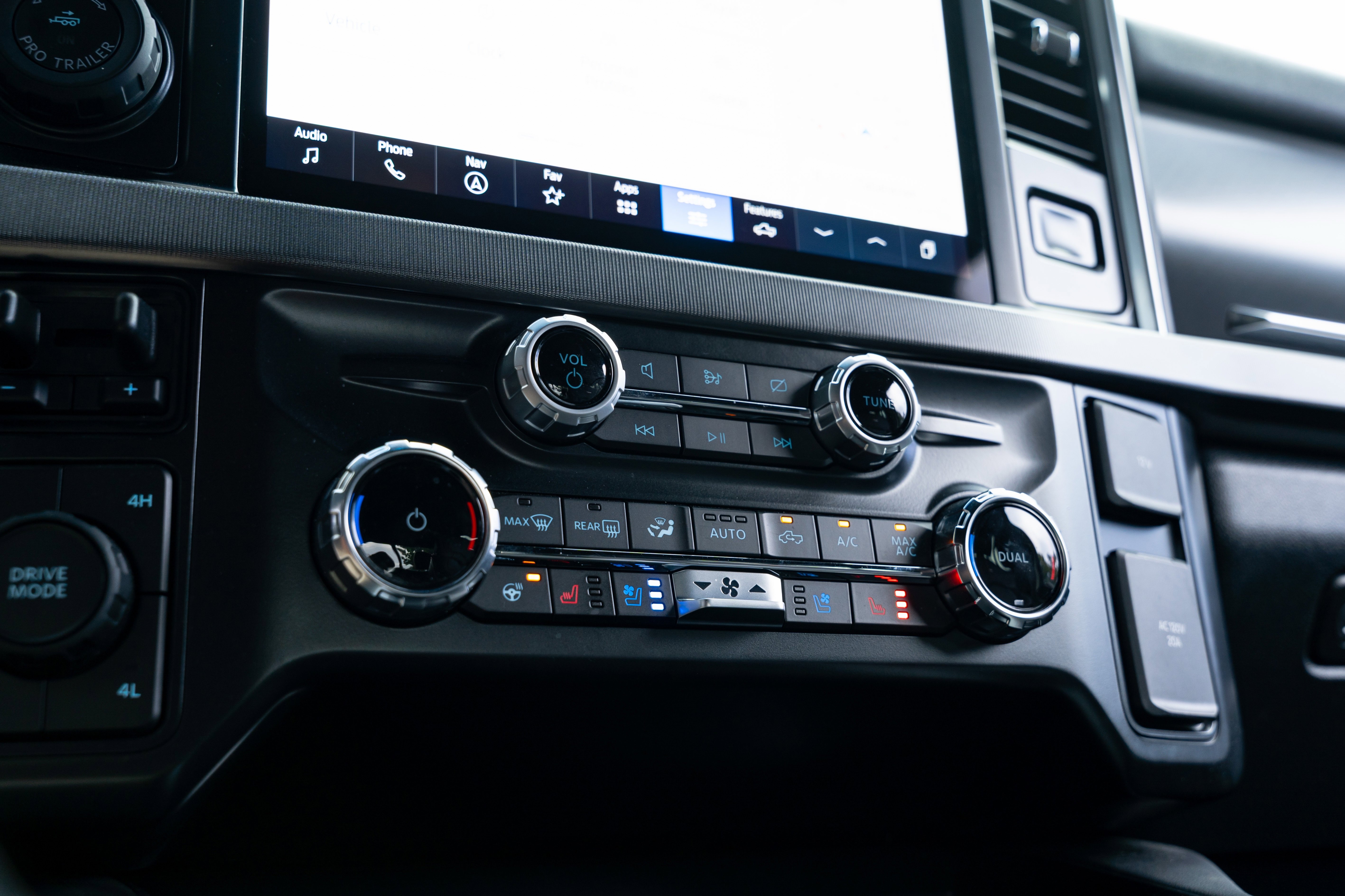 Used 2024 Ford F250 Platinum image 30