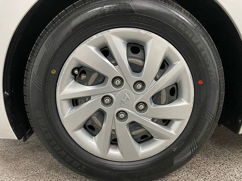 Used 2019 Hyundai Elantra SE image 23