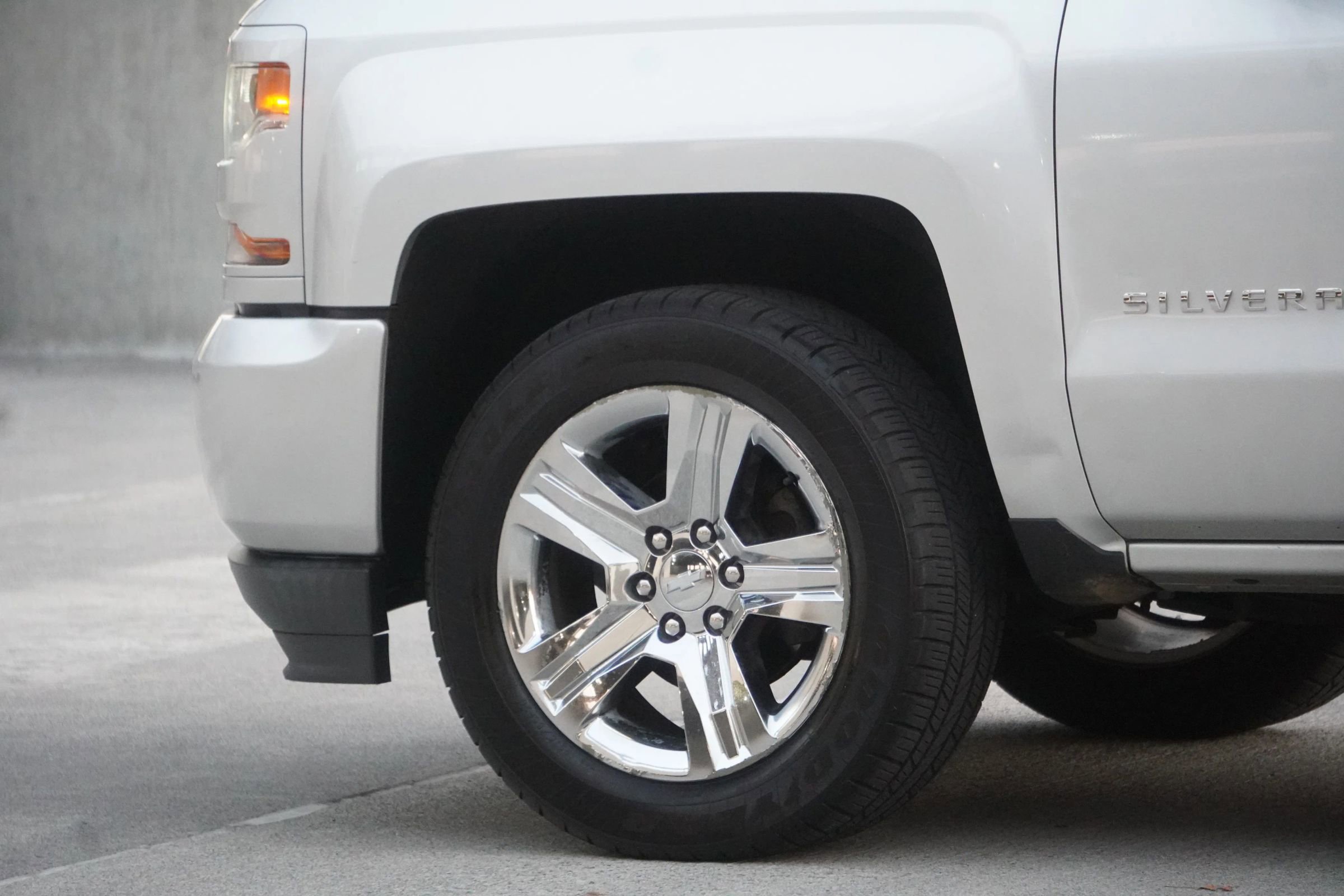 Used 2018 Chevrolet Silverado 1500 Custom w/ Custom Convenience Package AWD/4WD image 25