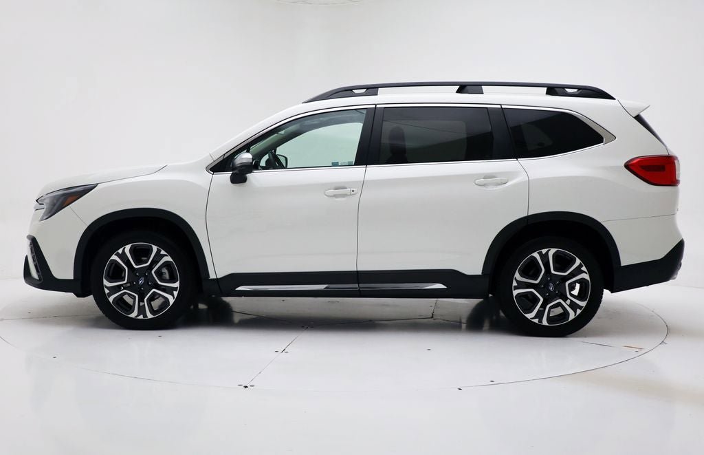 Used 2023 Subaru Ascent Limited w/ Technology Package AWD/4WD image 5