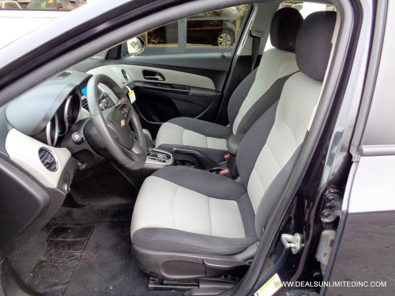 Used 2014 Chevrolet Cruze LS image 8