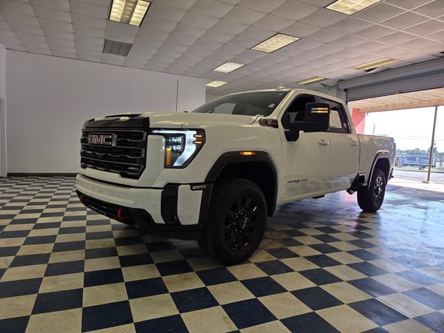 Used 2025 GMC Sierra 2500 AT4 AWD/4WD image 4