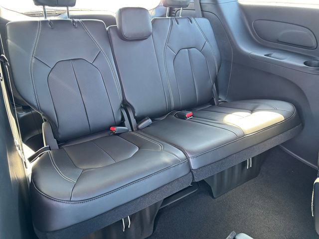 New 2026 Chrysler Pacifica Select image 17