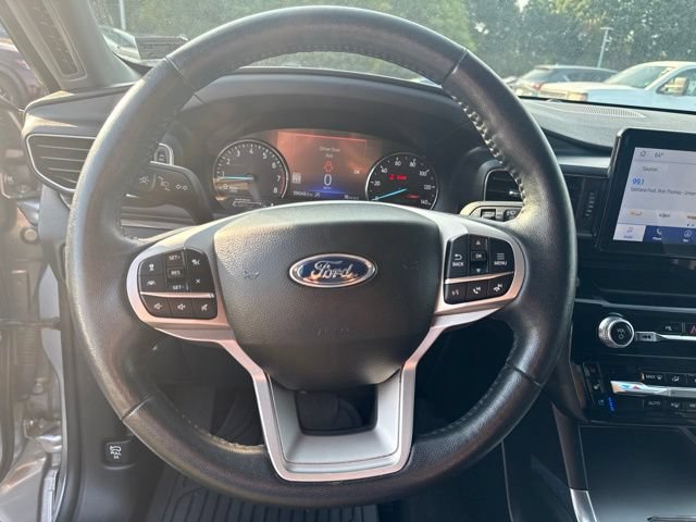 Used 2023 Ford Explorer Limited AWD/4WD image 16