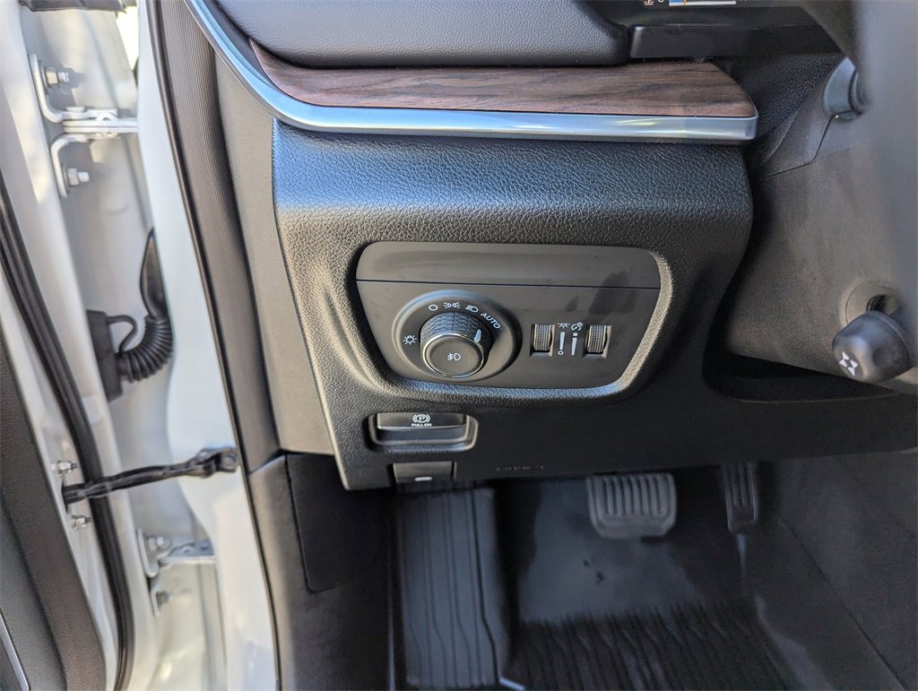 Used 2025 Jeep Grand Cherokee Summit w/ Obsidian Package image 20