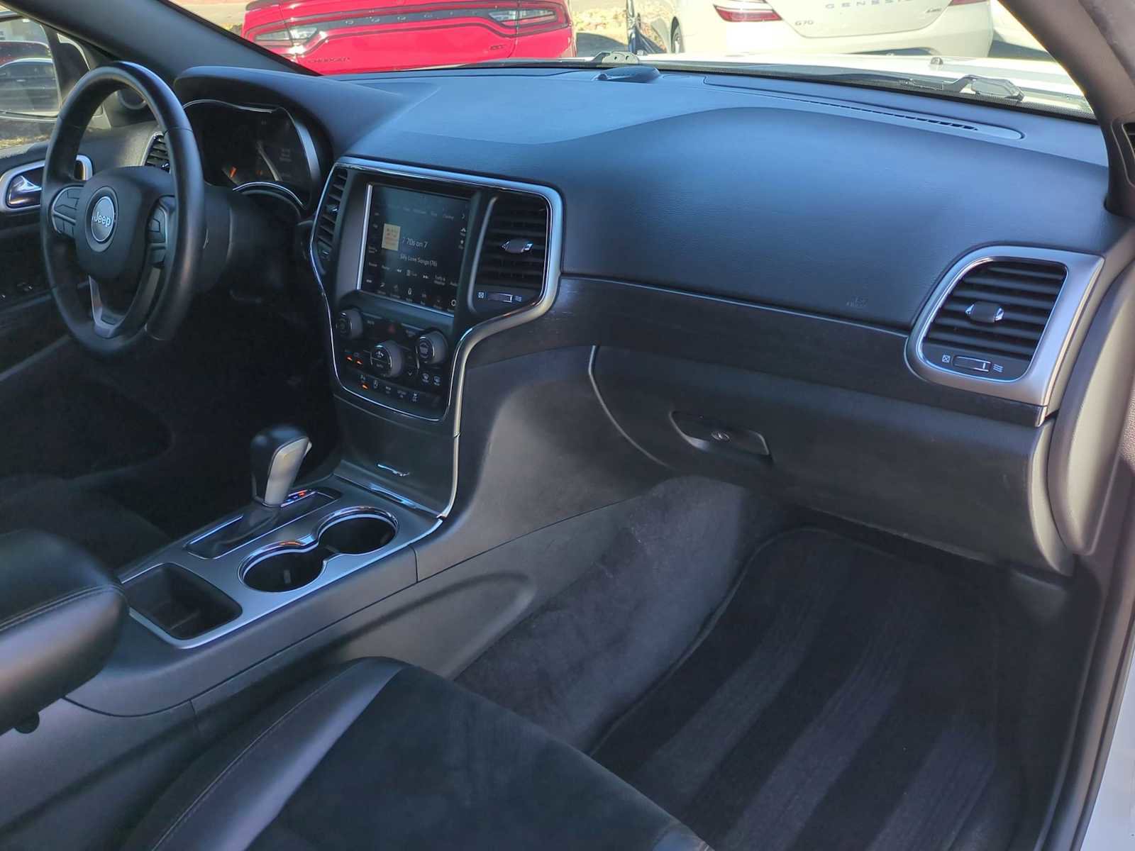 Used 2018 Jeep Grand Cherokee Altitude image 30