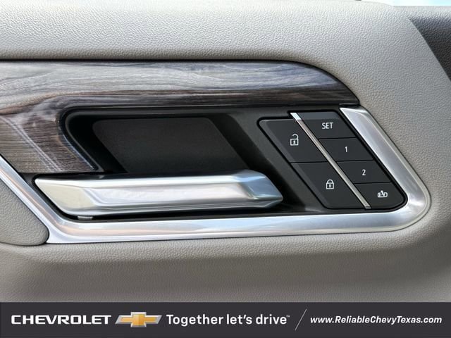 Used 2022 Chevrolet Silverado 1500 LTZ w/ Z71 Off-Road Package AWD/4WD image 30