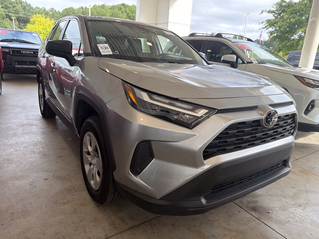 Used 2024 Toyota RAV4 LE FWD image 4