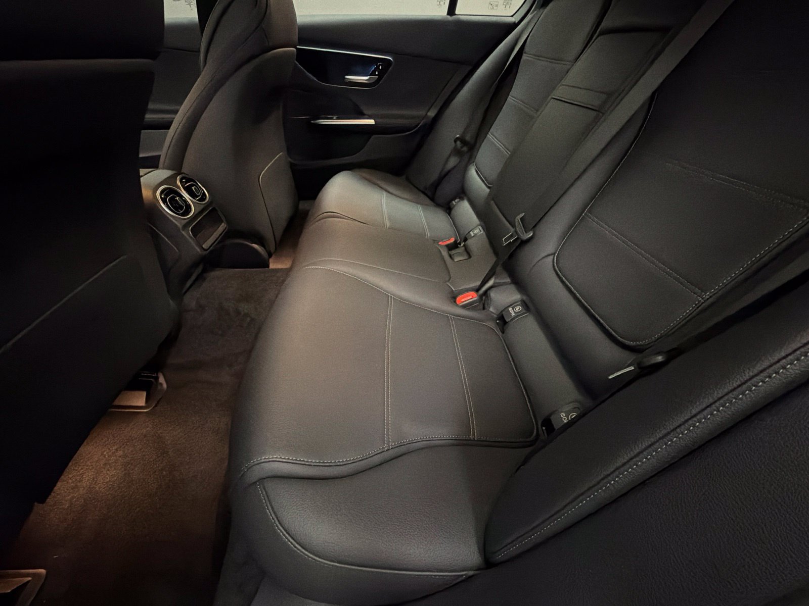 Used 2023 Mercedes-Benz C 300 Sedan image 39