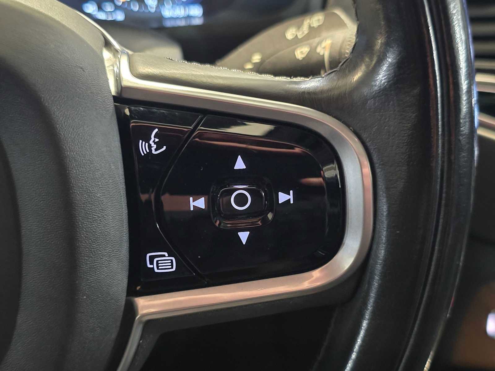 Used 2017 Volvo XC90 T8 Inscription w/ Luxury Package image 35