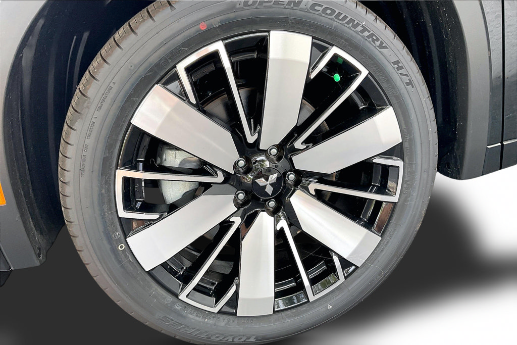 New 2026 Mitsubishi Outlander SEL FWD image 12