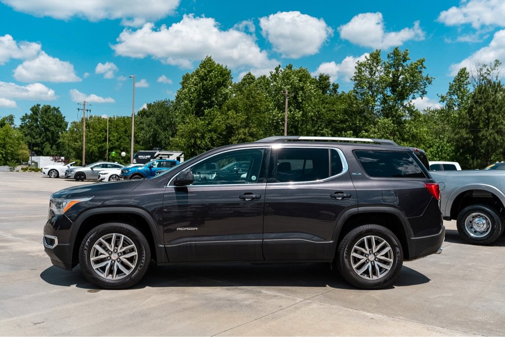 Used 2017 GMC Acadia SLE w/ Driver Alert Package I FWD image 5