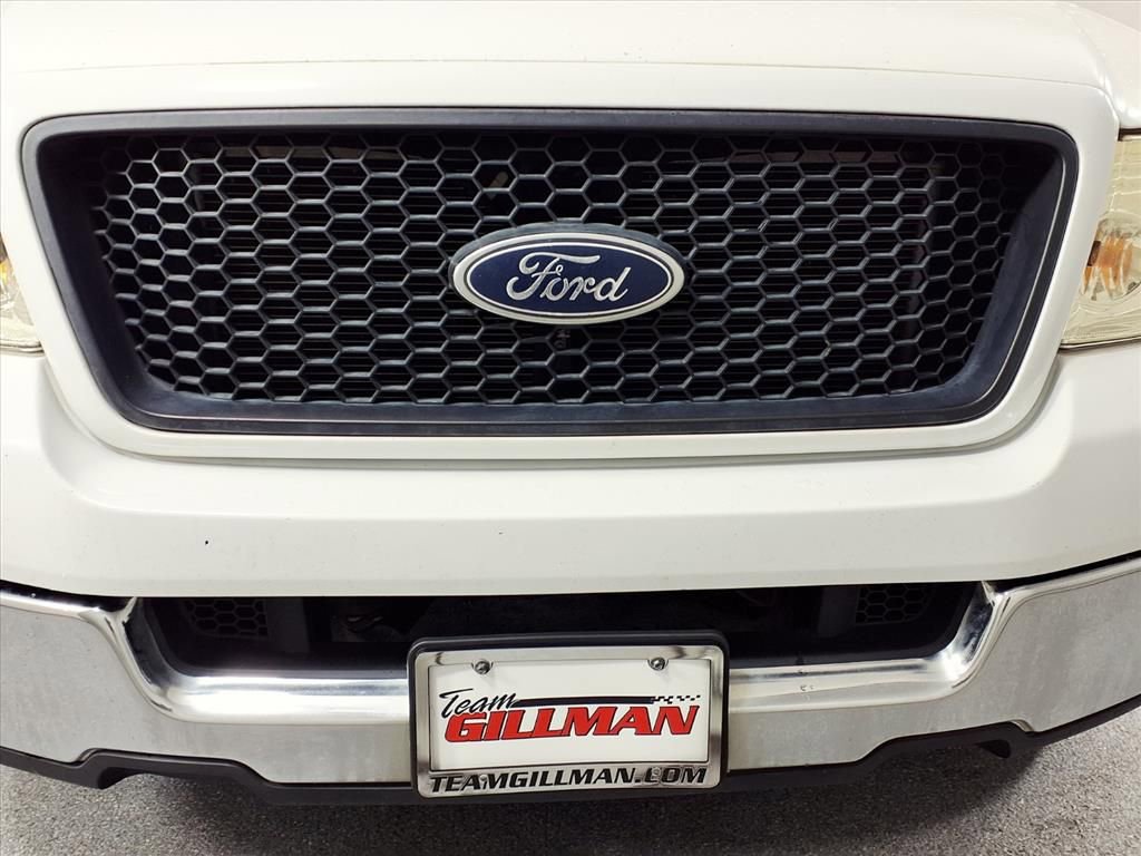 Used 2005 Ford F150 XLT image 2