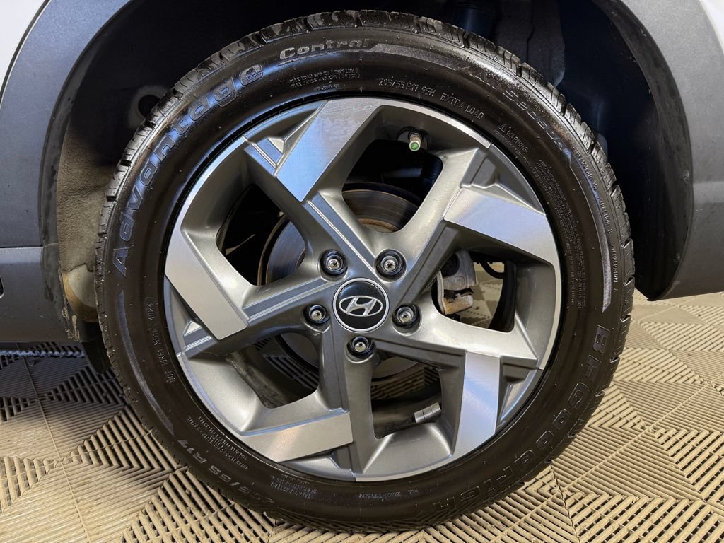 Used 2021 Hyundai Venue SEL w/ Premium Package FWD image 19