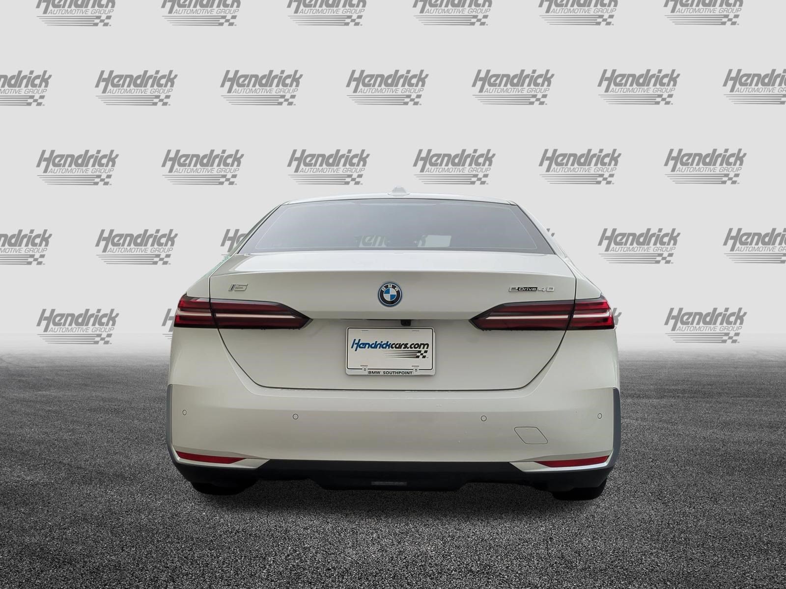 Used 2026 BMW i5 M60 w/ Premium Package RWD image 9