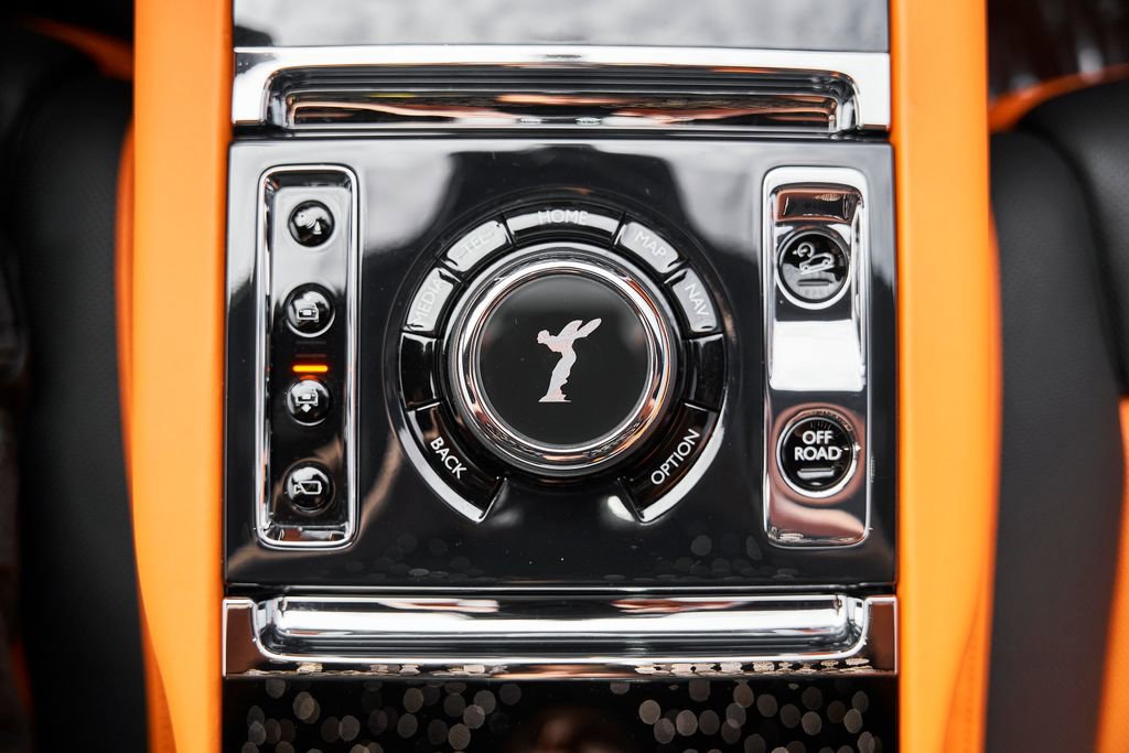 Used 2025 Rolls-Royce Cullinan AWD/4WD image 78