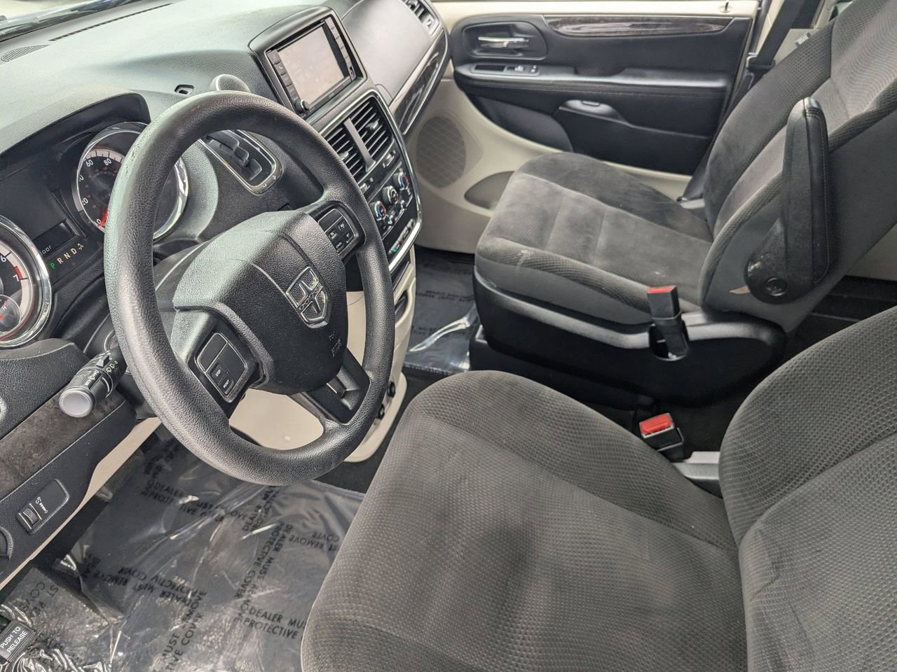 Used 2018 Dodge Grand Caravan SE image 17