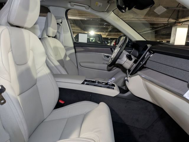 New 2026 Volvo XC90 B6 Ultra w/ Protection Package image 28
