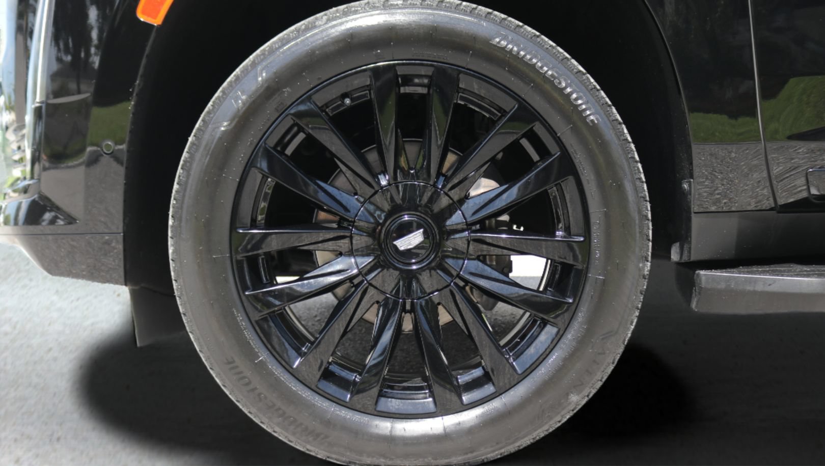Certified 2023 Cadillac Escalade Premium Luxury RWD image 9