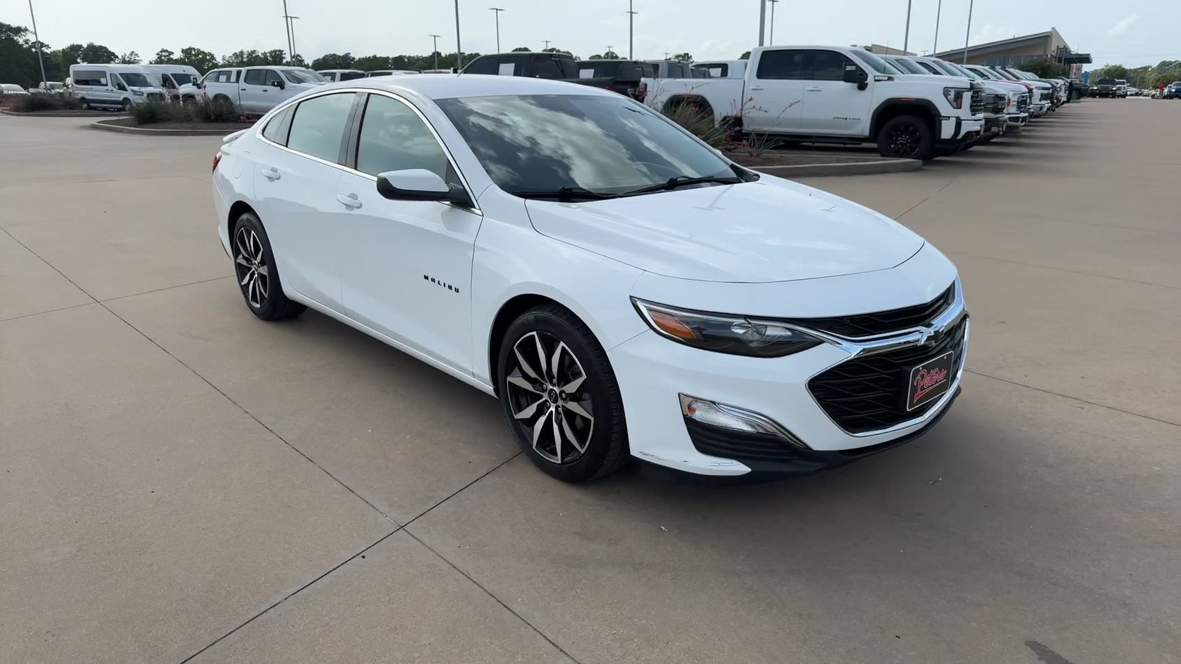 Used 2023 Chevrolet Malibu RS FWD image 3
