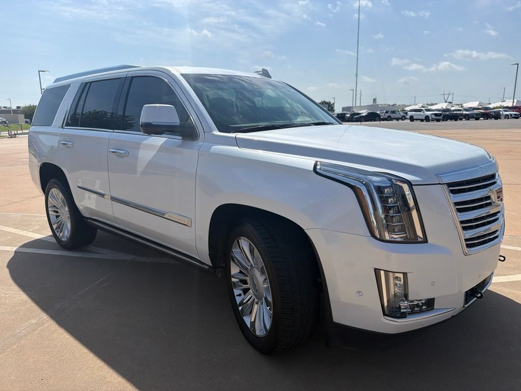 Used 2017 Cadillac Escalade Platinum AWD/4WD image 4