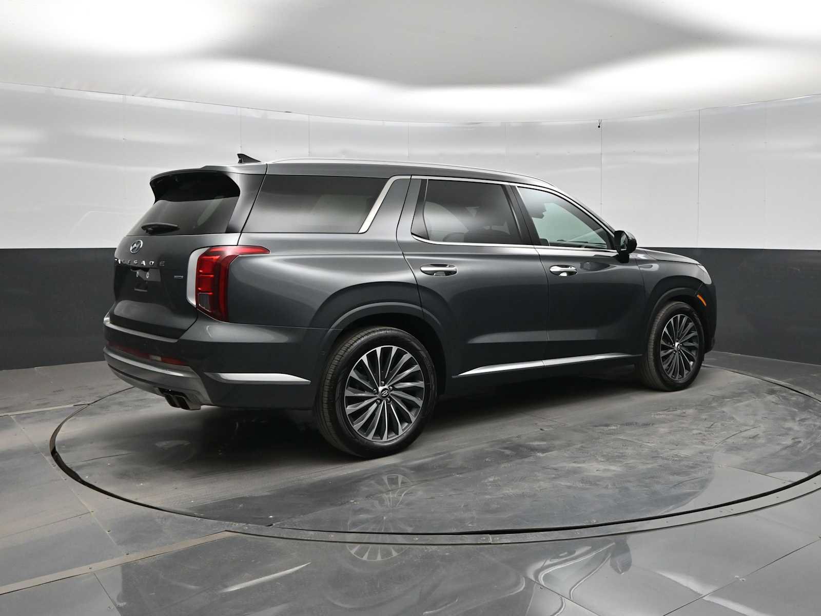 Used 2024 Hyundai Palisade Calligraphy AWD/4WD image 7