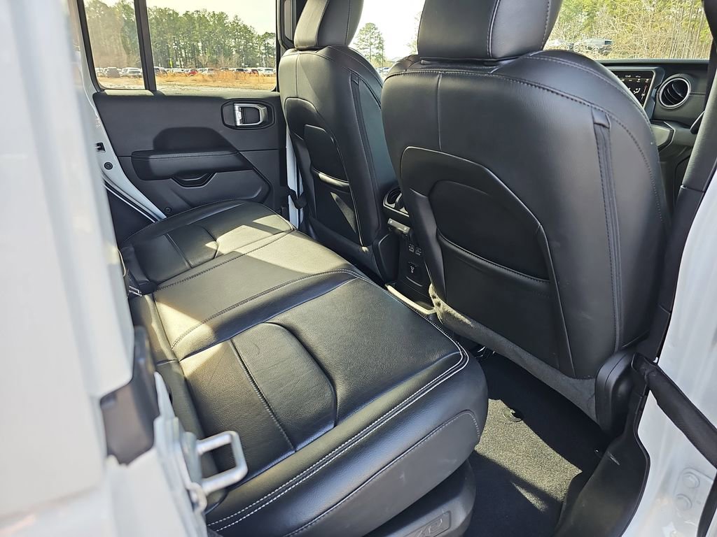 Used 2022 Jeep Wrangler Unlimited Sahara w/ Cold Weather Group image 14