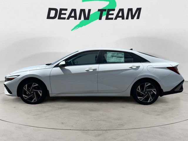New 2025 Hyundai Elantra Limited image 4