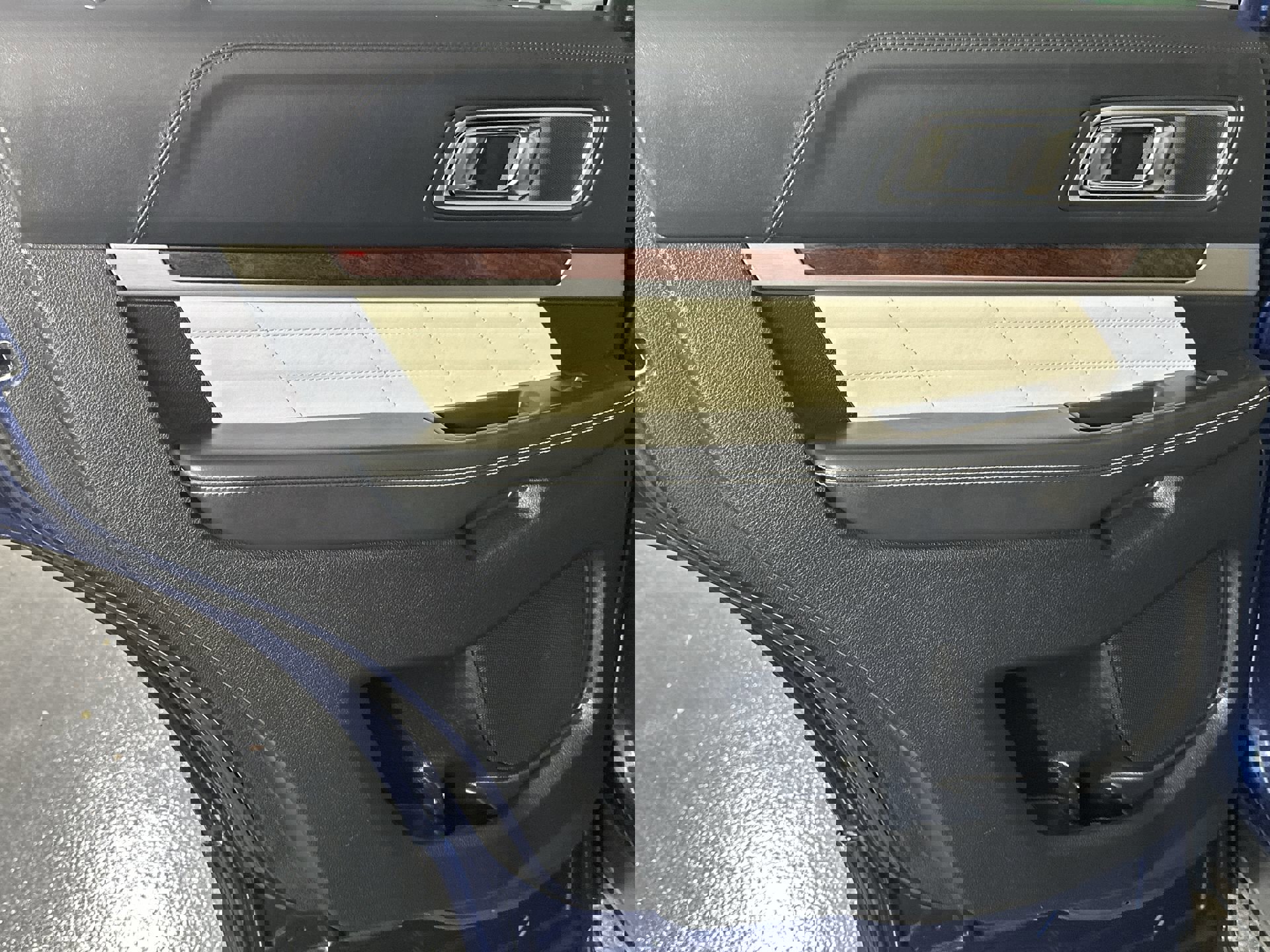 Used 2016 Ford Explorer Platinum image 34