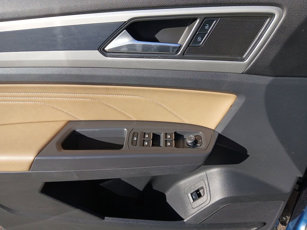 Used 2023 Volkswagen Atlas Cross Sport SE image 12