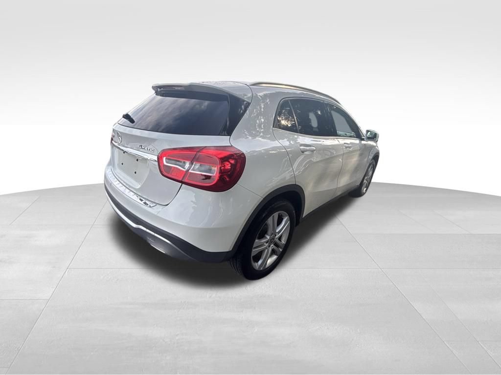 Used 2018 Mercedes-Benz GLA 250 4MATIC image 4