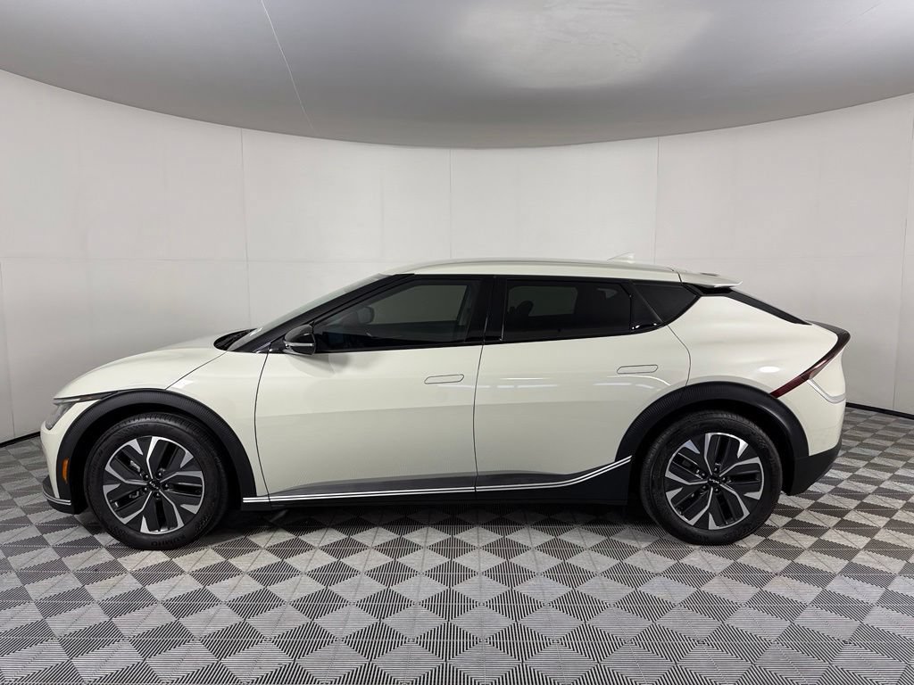Used 2024 Kia EV6 Light RWD image 10