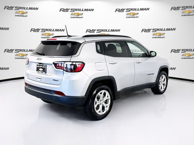 Used 2024 Jeep Compass Latitude AWD/4WD image 7