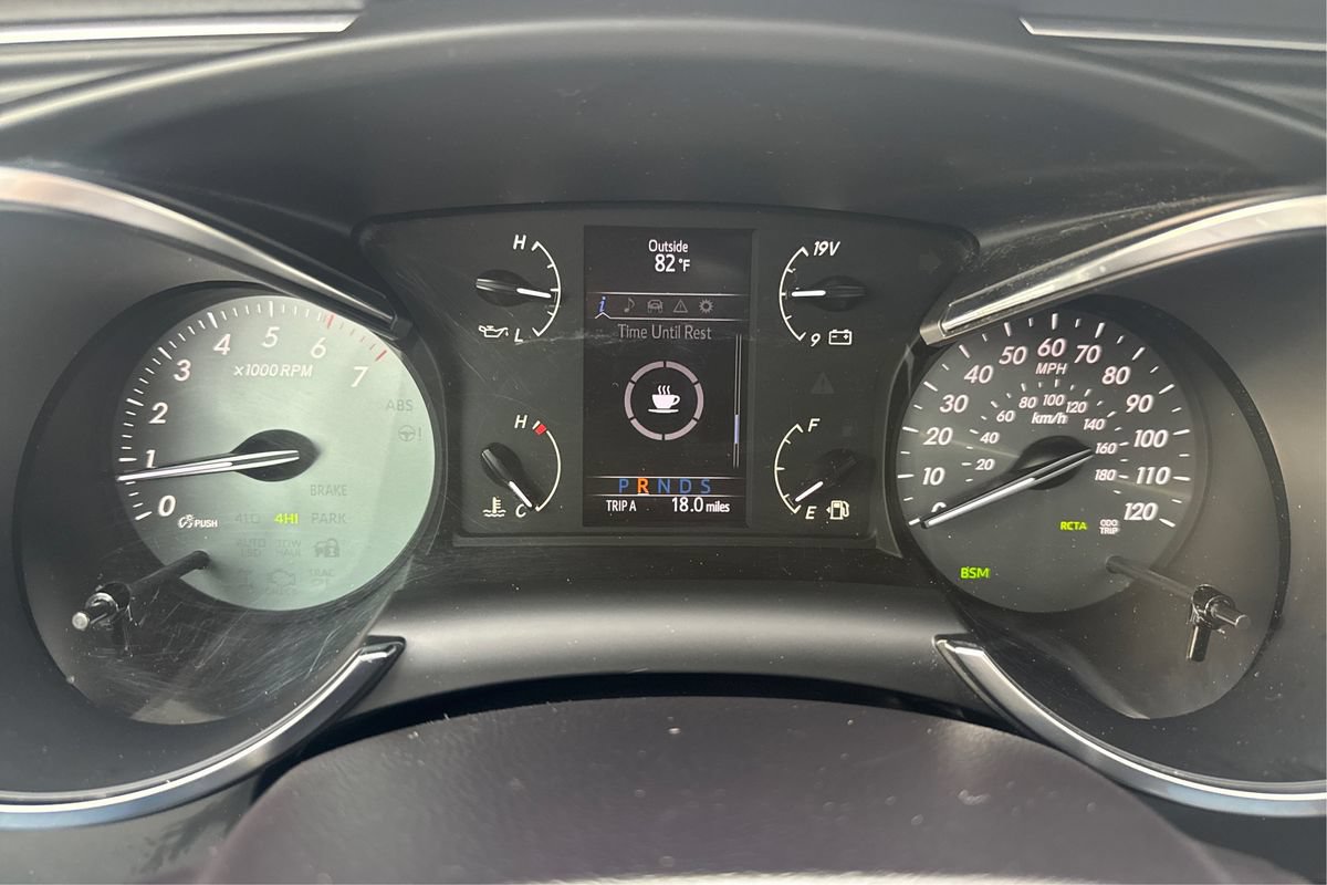Used 2019 Toyota Sequoia SR5 AWD/4WD image 17