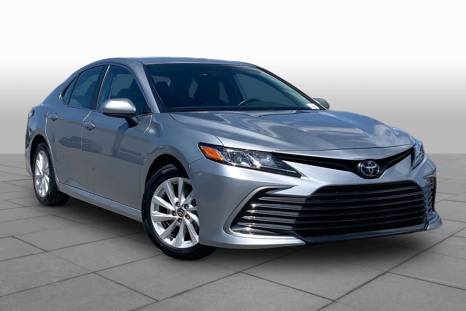 Used 2024 Toyota Camry LE FWD image 3