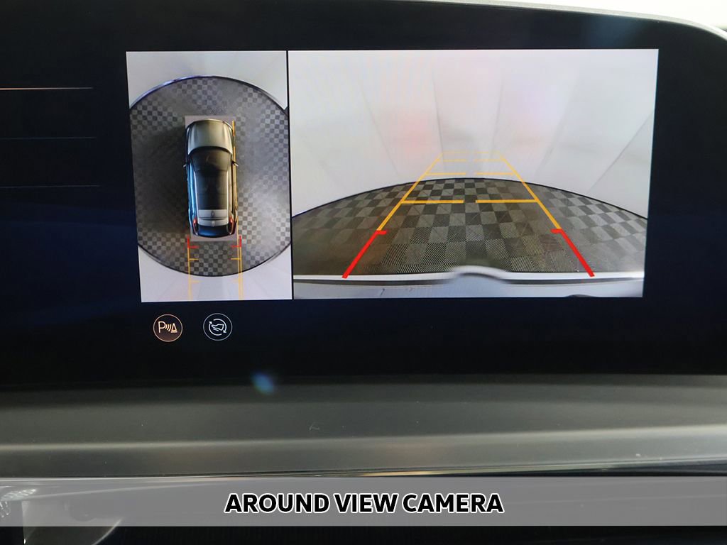 Used 2024 Cadillac Lyriq Luxury RWD image 4