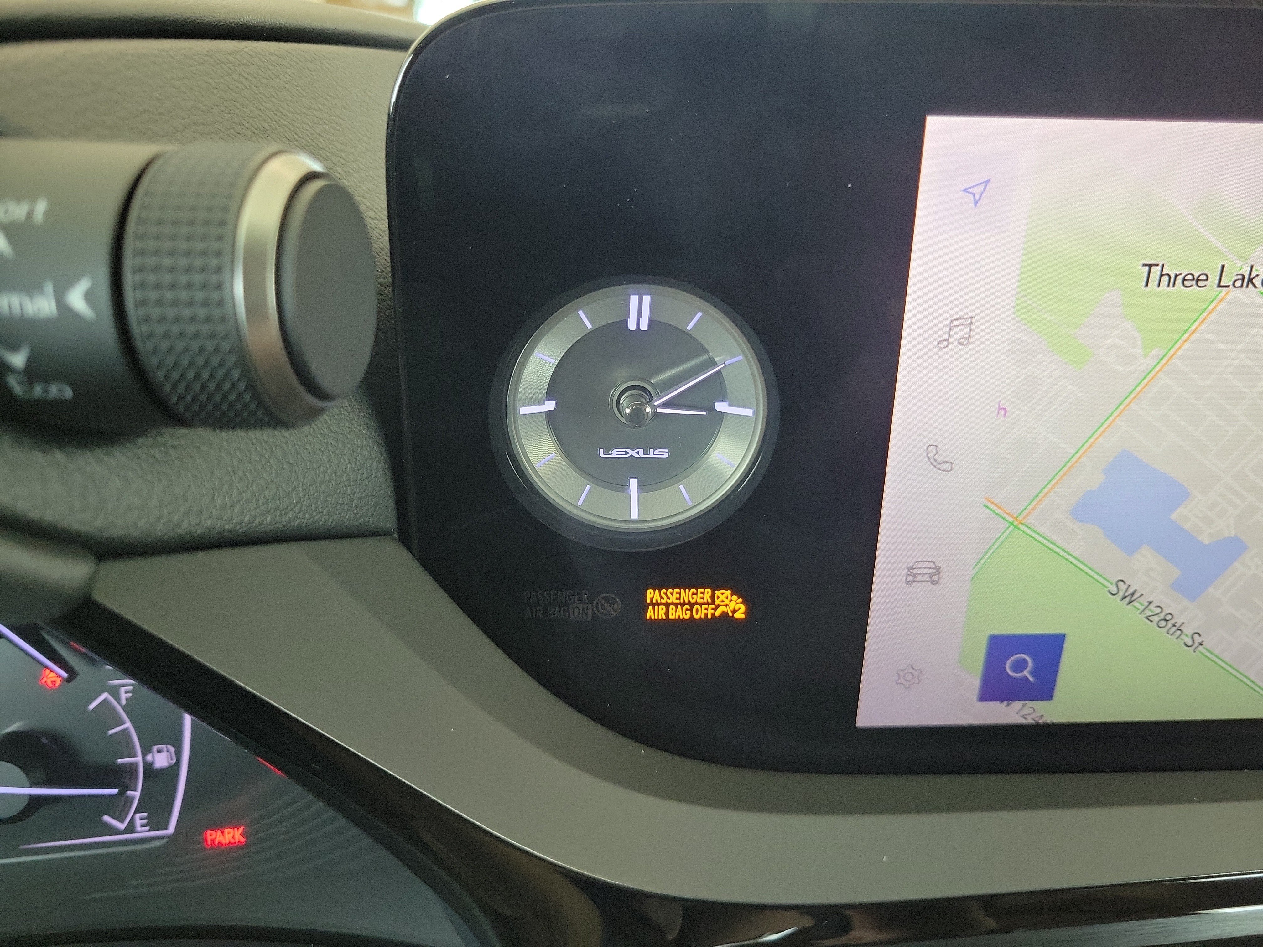 Used 2024 Lexus ES 300h w/ Technology Package FWD image 32