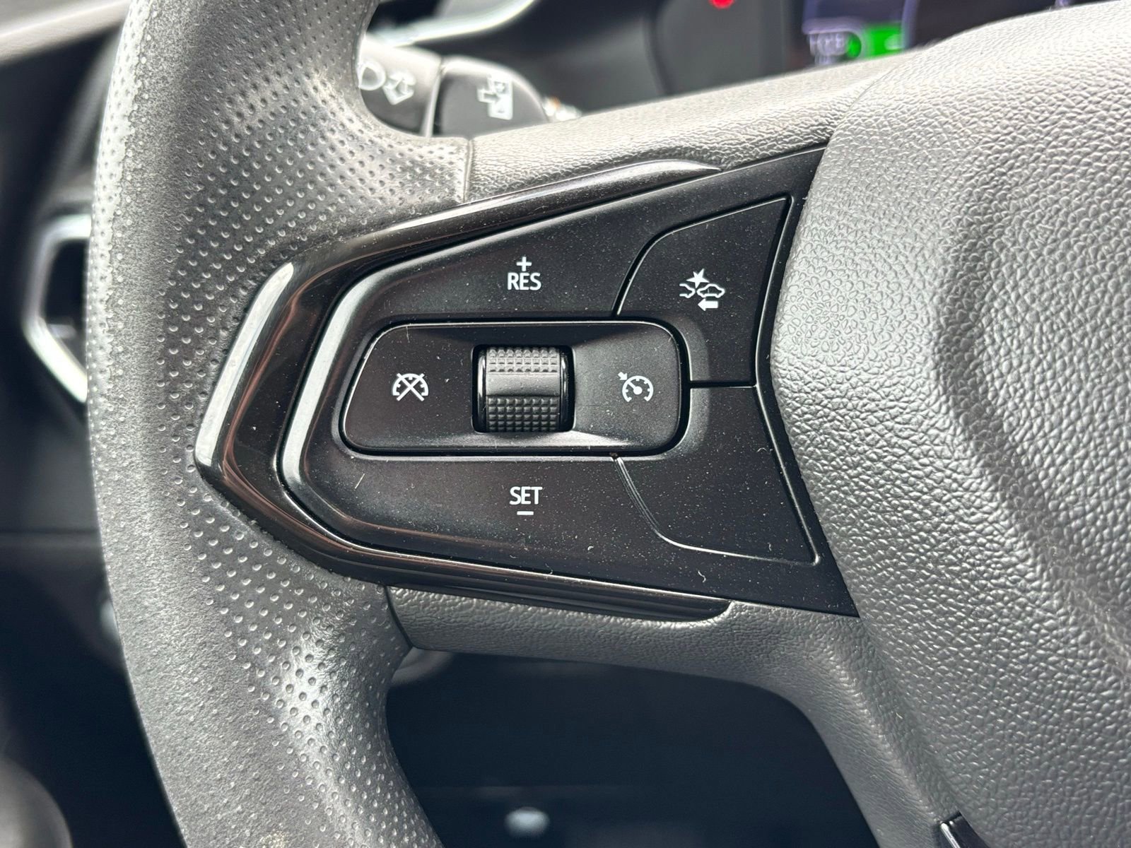 Used 2023 Chevrolet Bolt EUV LT FWD image 27